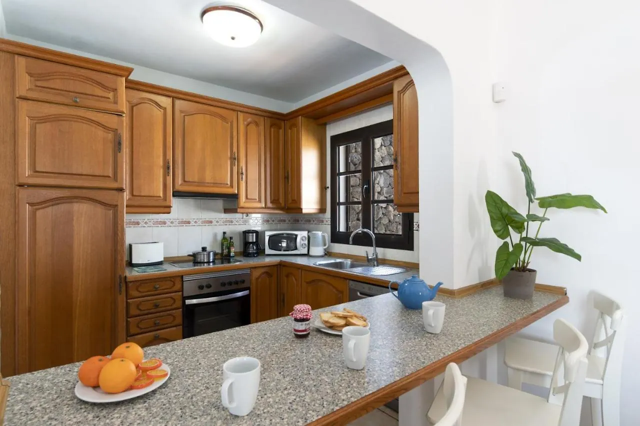 Villa Luisa By Villa Plus Tías 0*,  İspanya